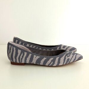 Corso Como Julia Knit Animal Print Pointed Toe Flats Women's 6 Gray